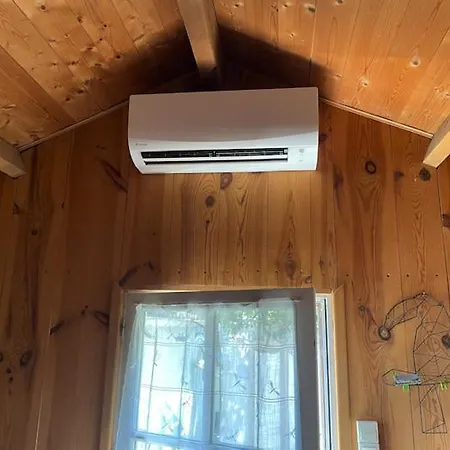 La Petite Maison De *