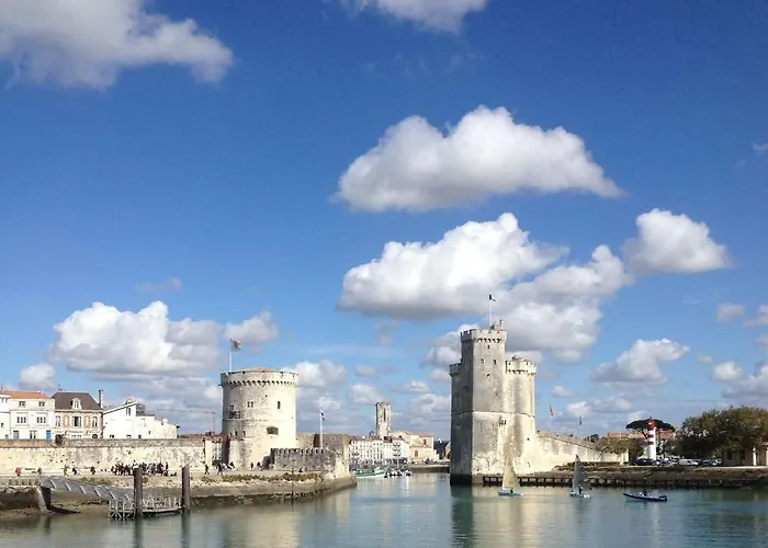 La Petite Maison De *